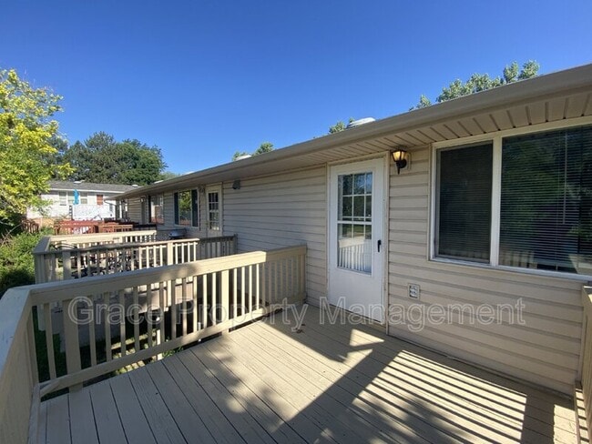 Building Photo - 774 W Cleveland Cir