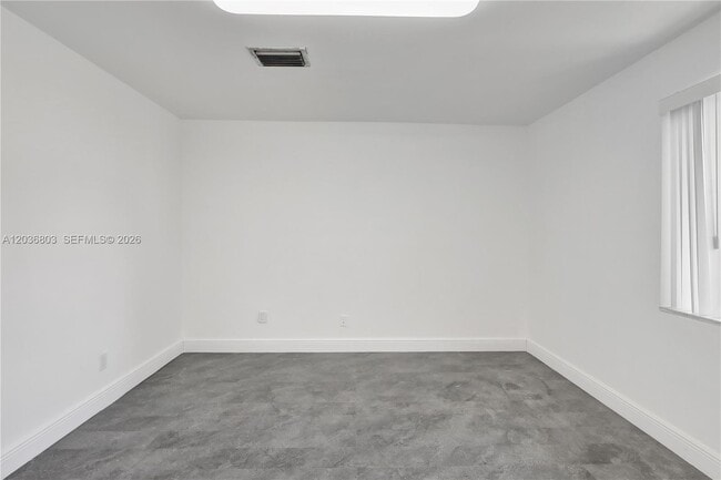 Building Photo - 5980 SW 40th Ave