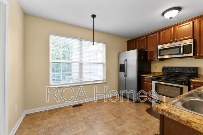 Building Photo - 3212 River Villa Way