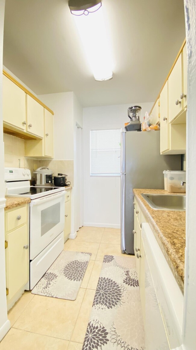 Building Photo - 3274 Coral Ridge Dr