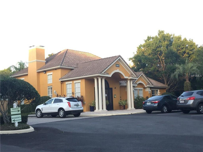 Building Photo - ORLANDO: Gated Community - Convenient to A...