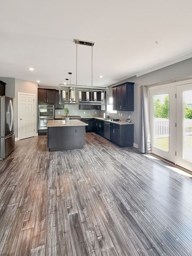 Building Photo - Amazing 3 Level Corner Lot Home in Waldorf...