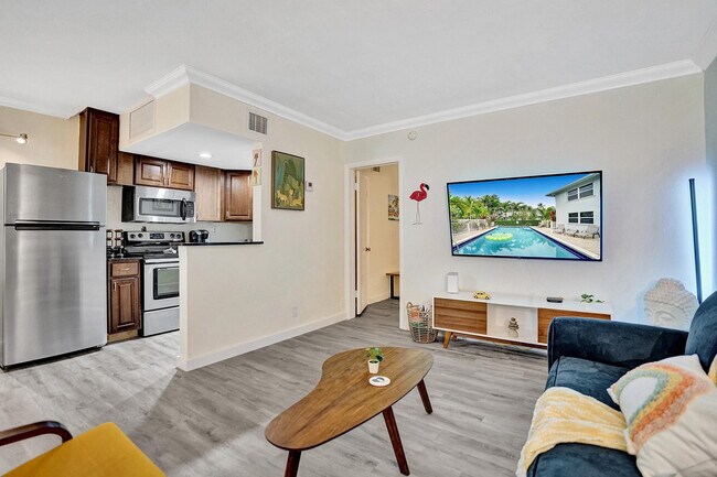 Building Photo - 417 NE 17th Ave