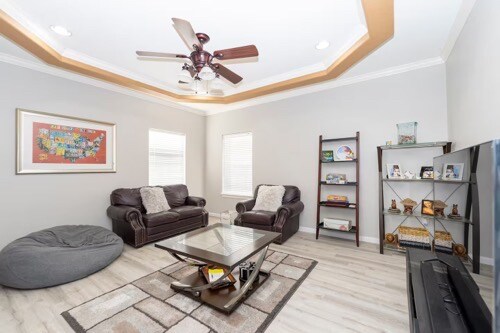 Building Photo - Room in Duplex on Sunrise Dr