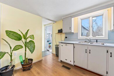 Building Photo - 410 Boothby Rd