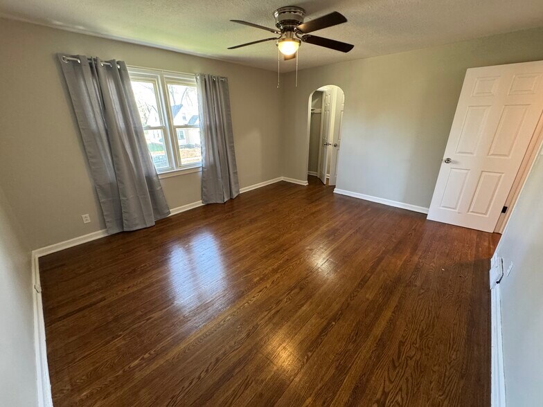 Building Photo - 124 Spangler Rd NE