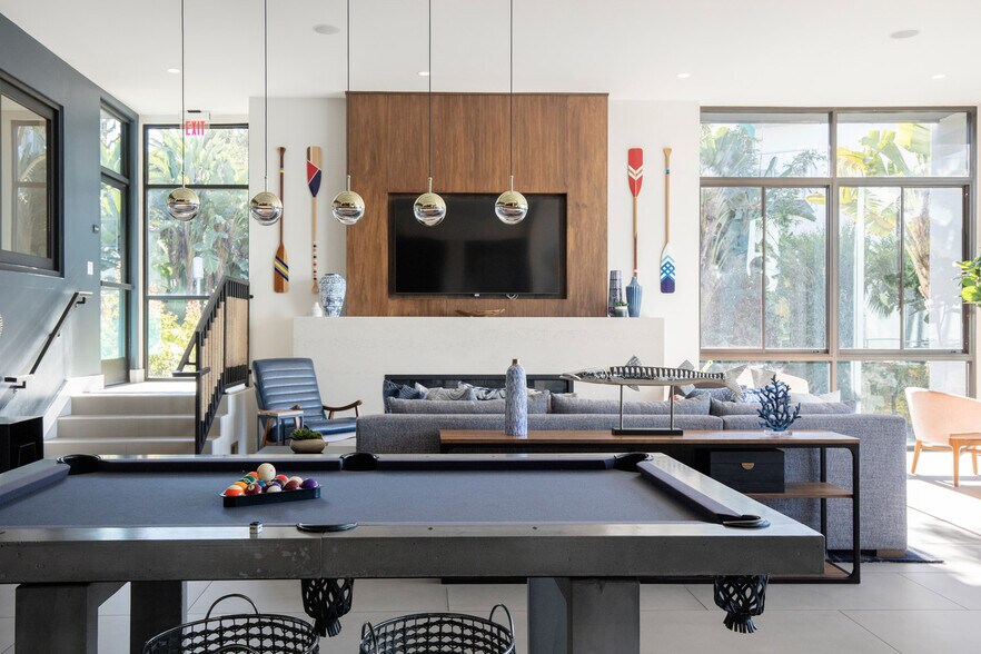 Building Photo - 360 The Village