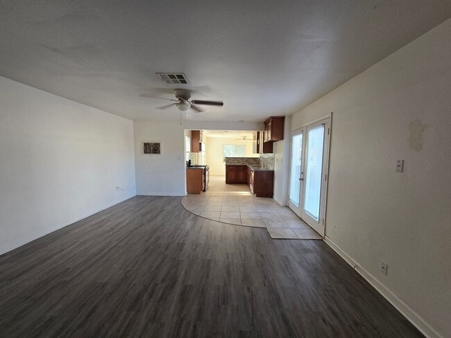 Building Photo - 4124 W Ave L 6