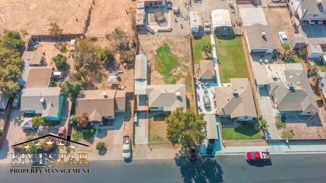 Building Photo - 209 Blomquist Dr