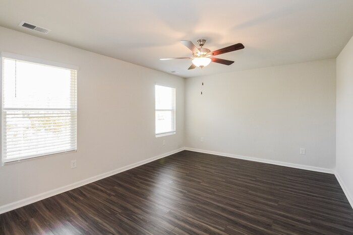 Building Photo - 251 Dorian Lp