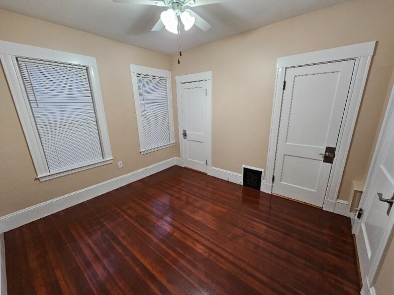 Building Photo - 15 New Hampshire Ave