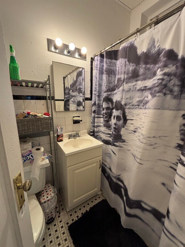 Building Photo - 410 Washington St