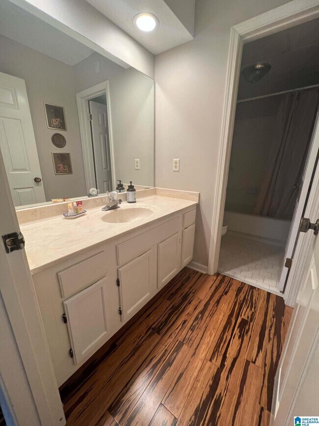 Building Photo - 1120 Beacon Pkwy W