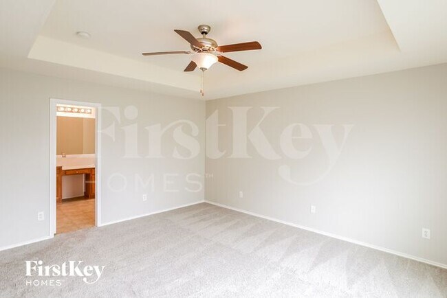 Building Photo - 208 Flatwood Dr