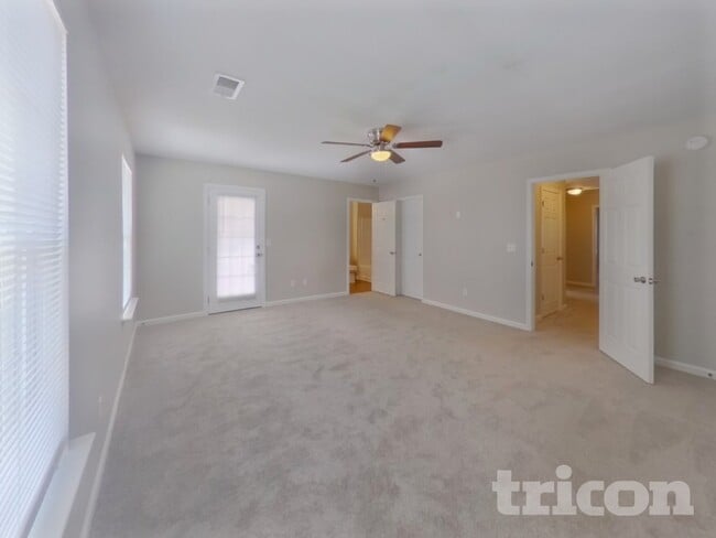 Building Photo - 318 Cavalier Ln