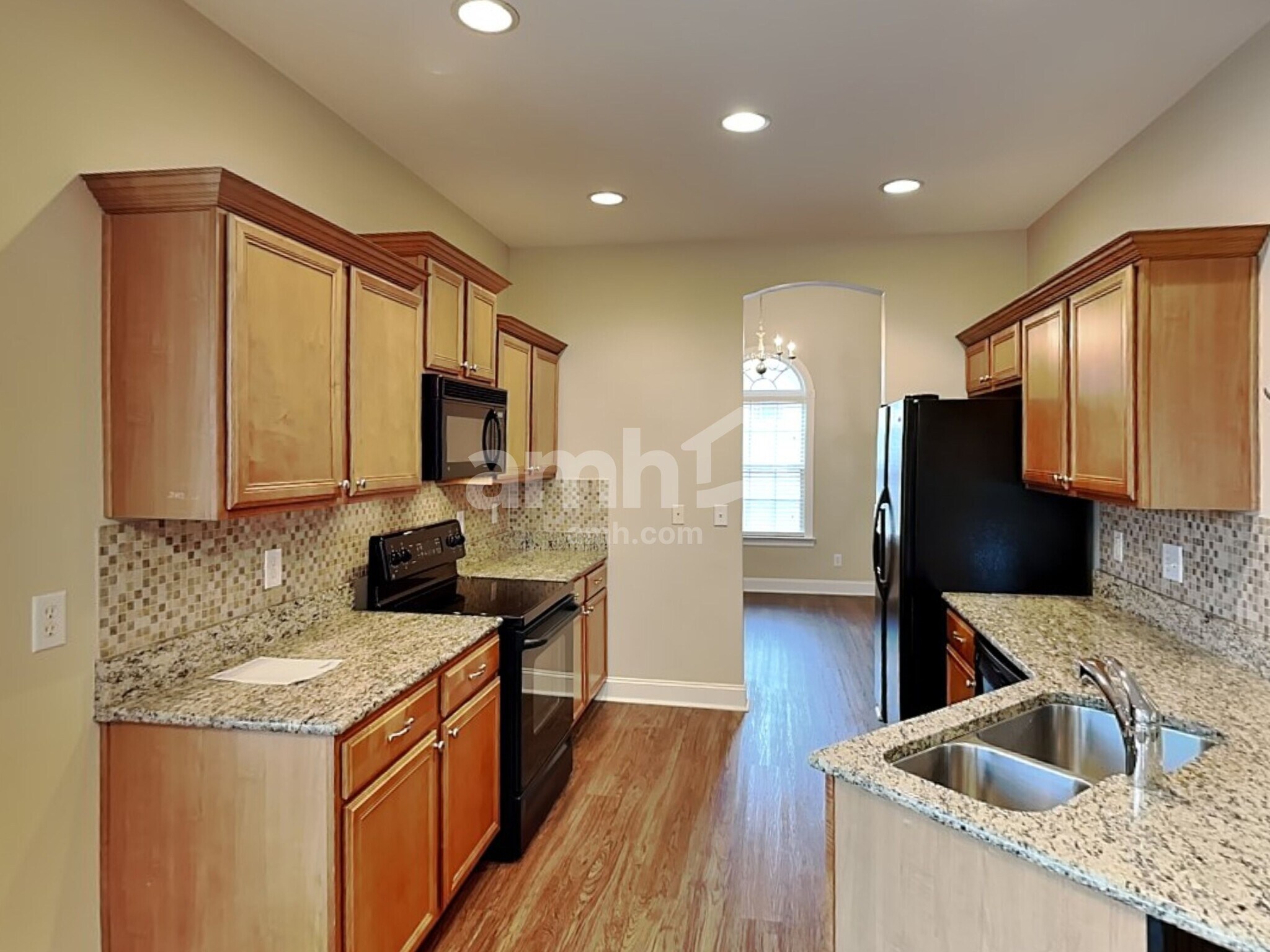 Building Photo - 4013 Lilac Ln
