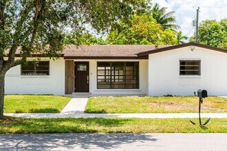 Building Photo - 19390 Whispering Pines Rd