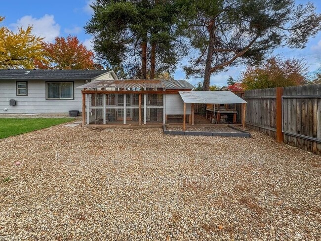 Building Photo - 4727 Arrowhead Way