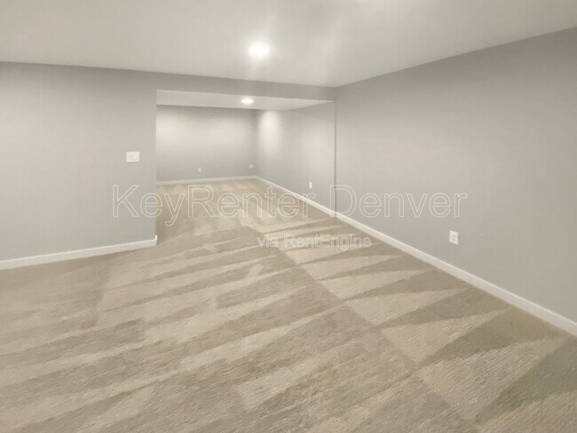 Building Photo - 6319 Iris Way