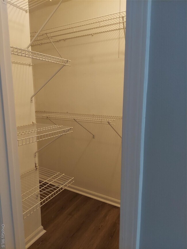 Building Photo - 50 Bon Aire Cir