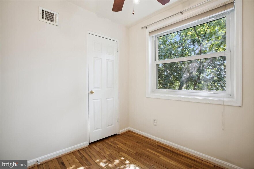 Building Photo - 127 Dale St