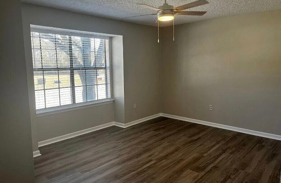 Building Photo - 3482 King Bradford Dr