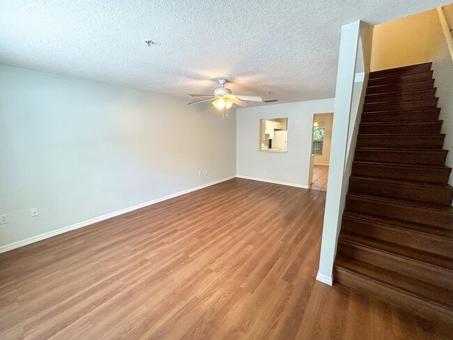 Building Photo - 2/2.5 Cozy Condo in Isabella Park