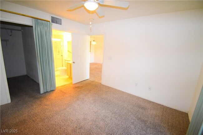 Building Photo - 1901 Villa Palms Ct
