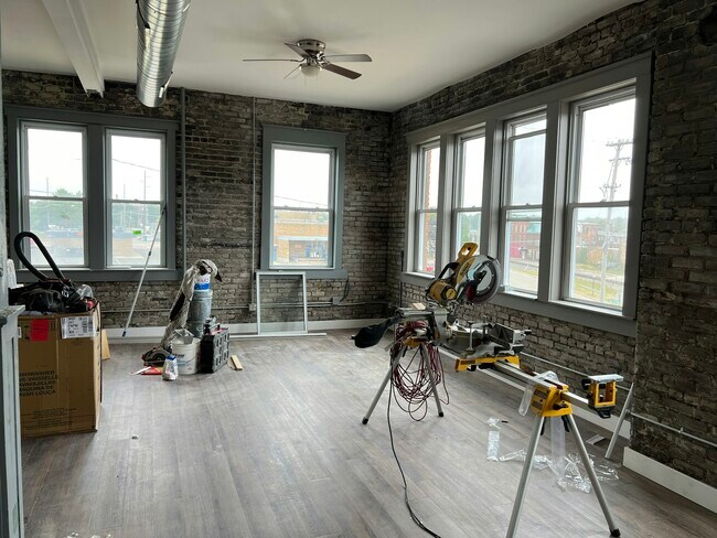 Building Photo - 301 N Clinton St