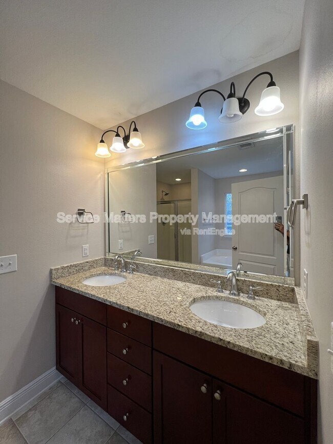 Building Photo - 6017 Autumn Pines Cir