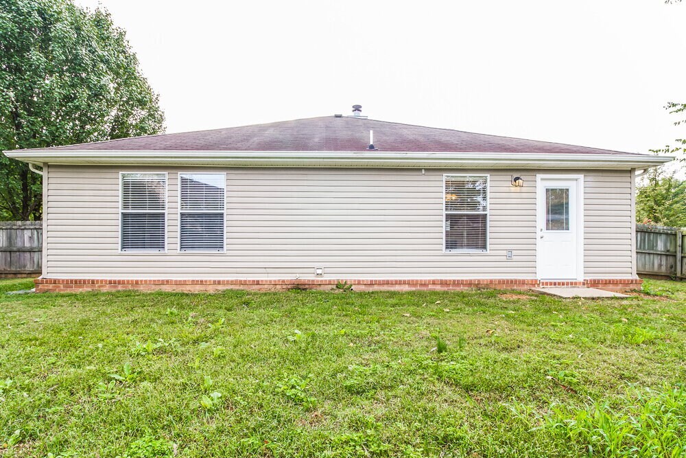 Building Photo - 805 Hammersmith Dr