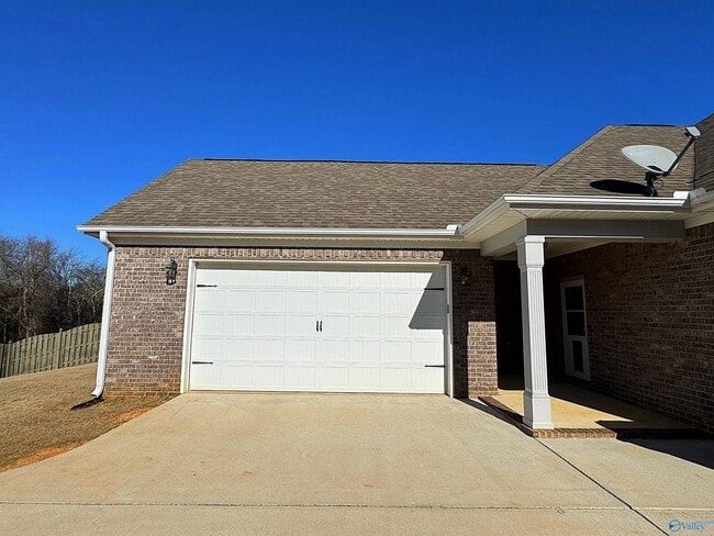 Building Photo - 118 Waxwing St