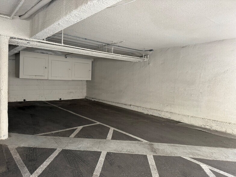 Building Photo - 11652 Chenault St