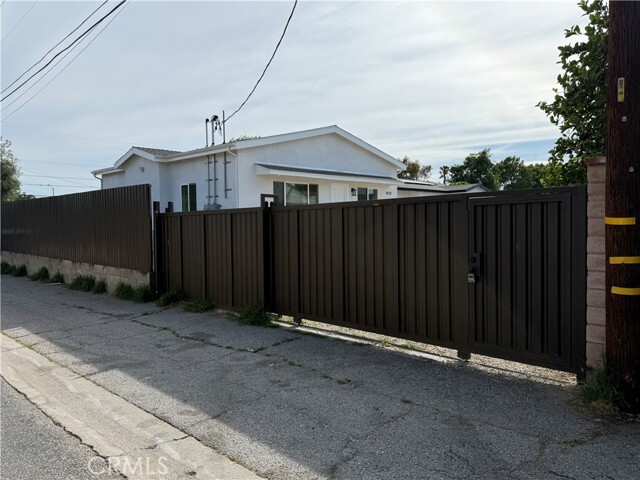 Building Photo - 9132 Balcom Ave