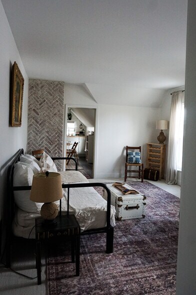 Building Photo - 712 45th St