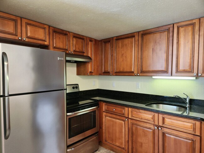 Building Photo - 3155 Royalston Ave