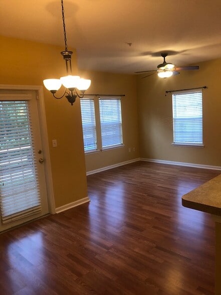 Living/Dining Rm - 575 Oakleaf Plantation Pky