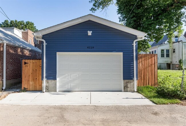 Building Photo - Modern Tower Grove South Home | Built in 2019 | 3 Bed • 2.5 Bath