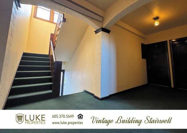 Building Photo - 1216 S Center Ave