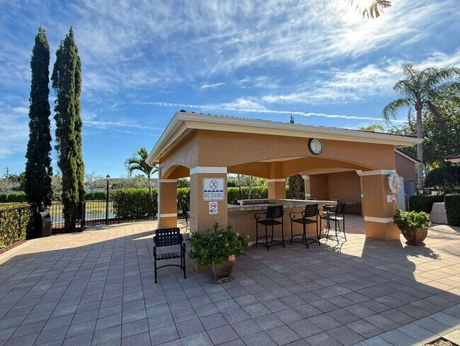 Building Photo - Remodeled, Move-In Ready 3-Bedroom Condo in Prime Naples Location