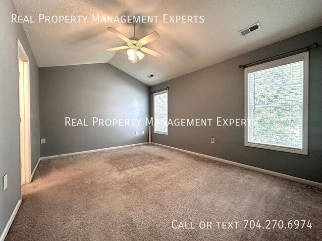 Building Photo - 7603 Rolling Meadows Ln