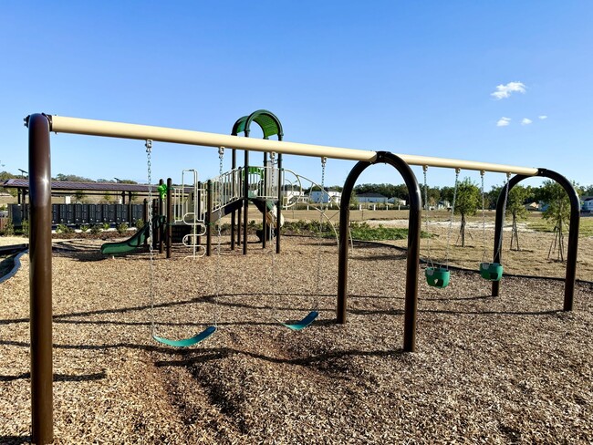 Building Photo - Brand-new End-unit 3Beds/2.5Baths townhome at Lady Lake!