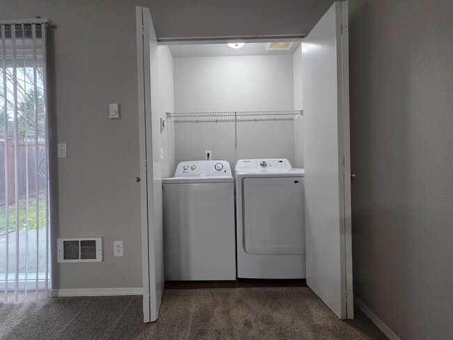 Building Photo - Tired of Apartments? Come Live In This Beauty!!