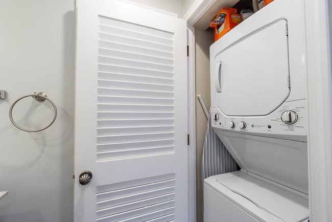 Building Photo - 800 Wolfe St