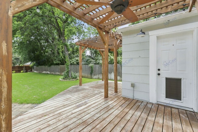 Building Photo - 2516 Primrose Ave