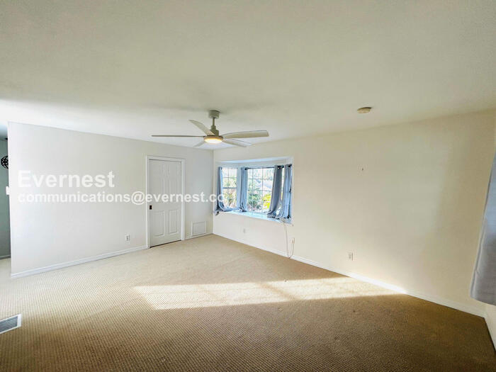 Building Photo - 3032 56th St S