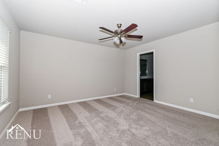 Building Photo - 1705 Maroon Dr