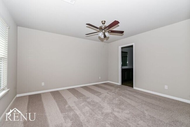 Building Photo - 1705 Maroon Dr