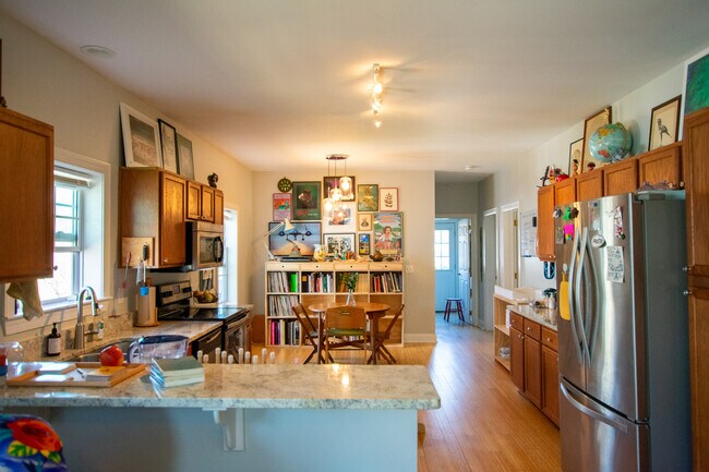 Dedicated Dining Space - 24 Nevada Ave