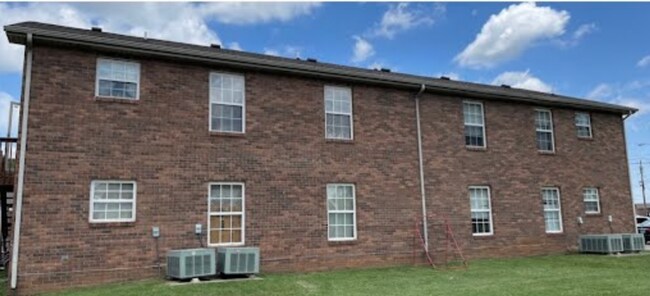 Building Photo - 3839 Jockey Dr